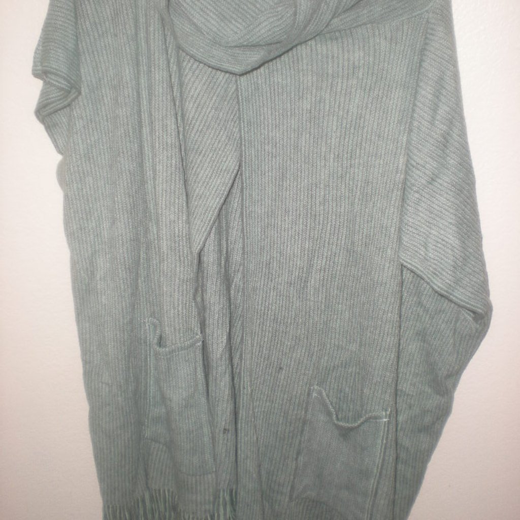 Henna Shoppe Brand Shawl Poncho Size M Nwt